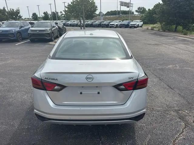2024 Nissan Altima SV FWD