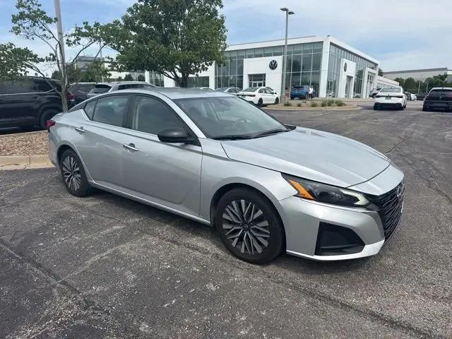 2024 Nissan Altima SV FWD