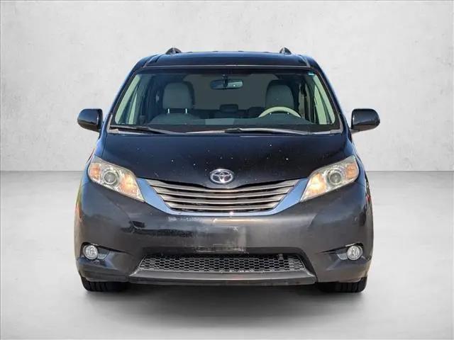 2013 Toyota Sienna XLE V6 8 Passenger