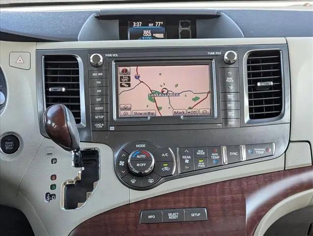 2013 Toyota Sienna XLE V6 8 Passenger