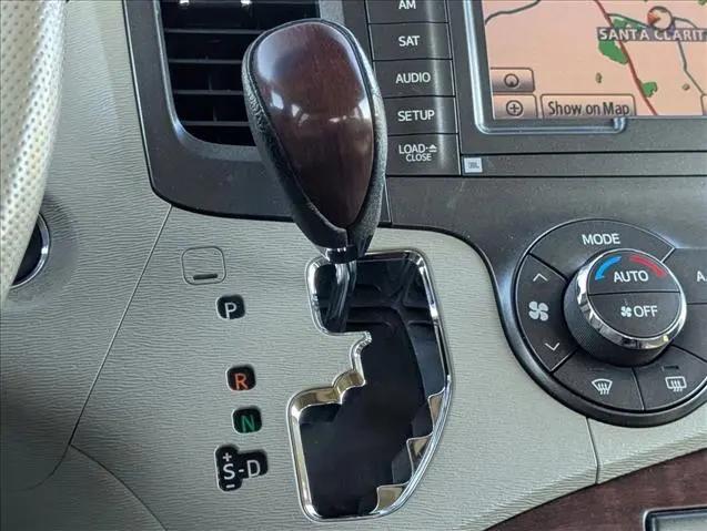 2013 Toyota Sienna XLE V6 8 Passenger