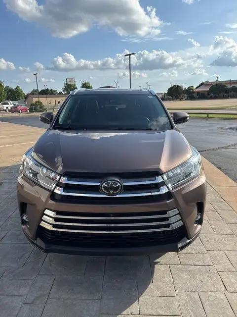 2019 Toyota Highlander Limited Platinum