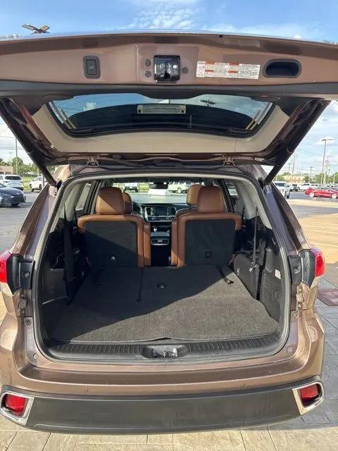 2019 Toyota Highlander Limited Platinum