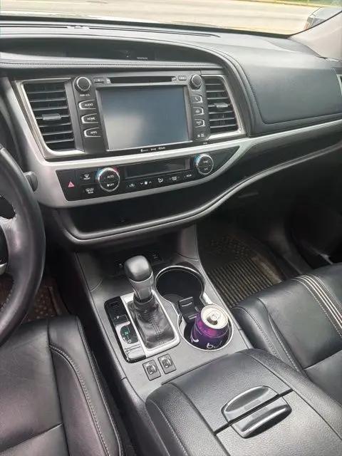 2018 Toyota Highlander SE