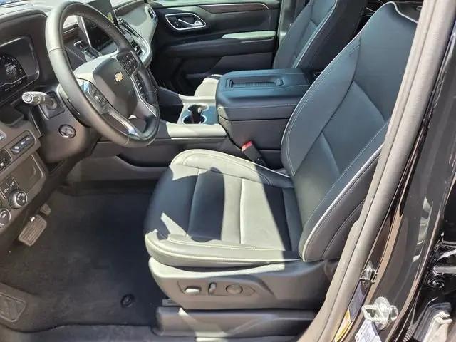 2024 Chevrolet Suburban 4WD Premier