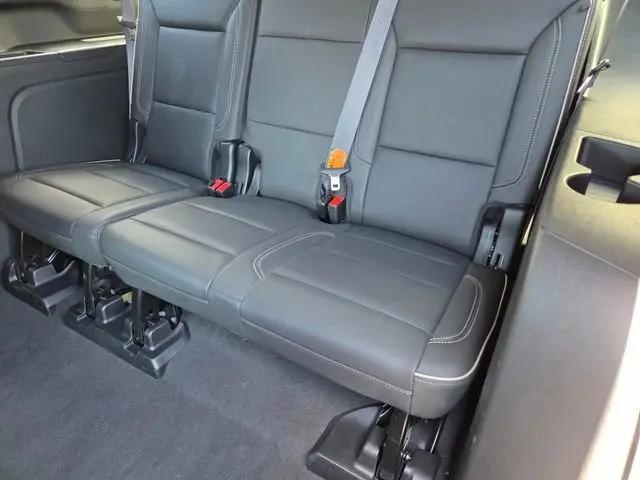 2024 Chevrolet Suburban 4WD Premier