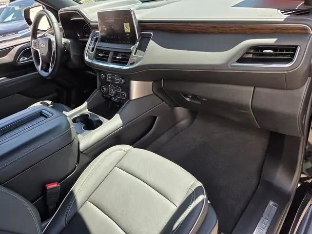 2024 Chevrolet Suburban 4WD Premier