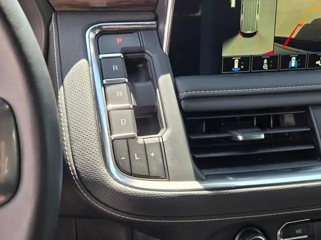2024 Chevrolet Suburban 4WD Premier