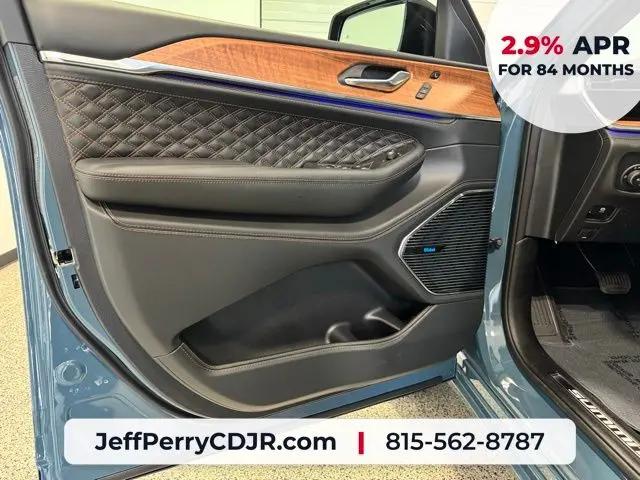 2026 Jeep Grand Cherokee Summit 4x4