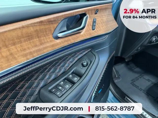2026 Jeep Grand Cherokee Summit 4x4