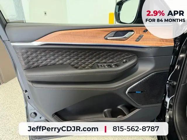 2026 Jeep Grand Cherokee L Summit 4x4