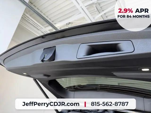 2026 Jeep Grand Cherokee L Summit 4x4