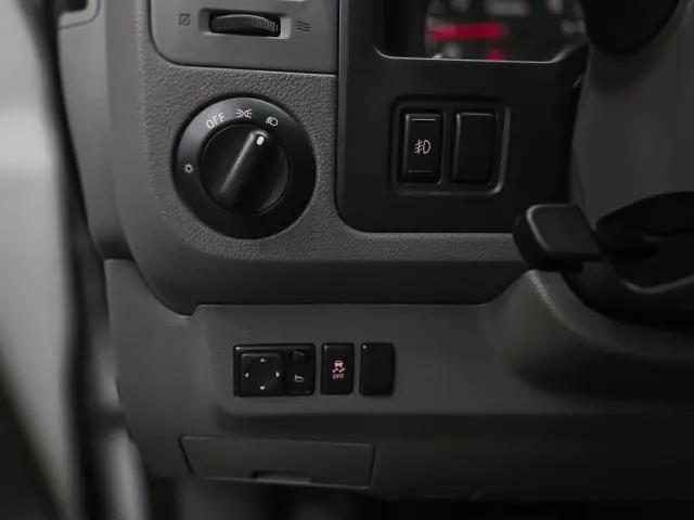 2020 Nissan 3500 SL
