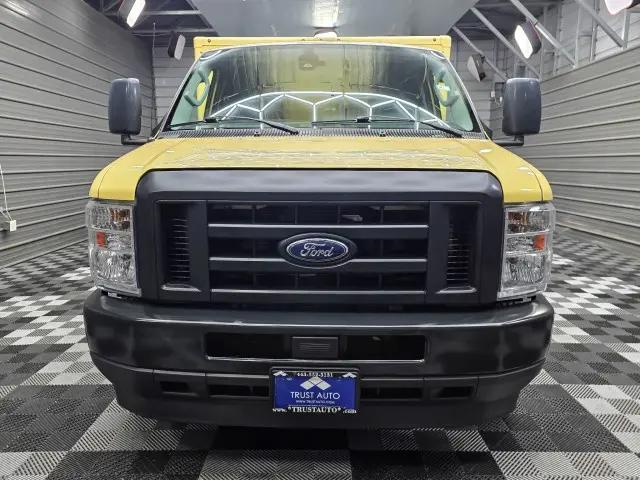 2022 Ford E-450 Cutaway Base