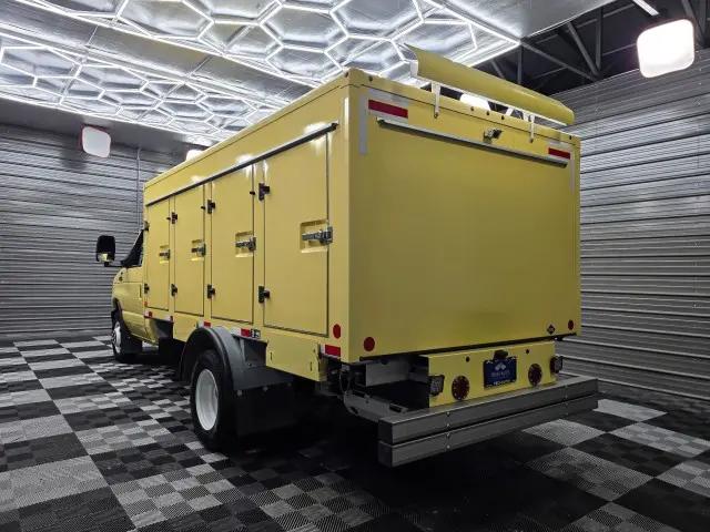 2022 Ford E-450 Cutaway Base