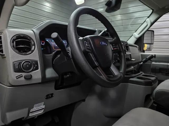 2022 Ford E-450 Cutaway Base