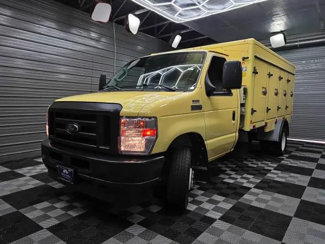 2022 Ford E-450 Cutaway Base