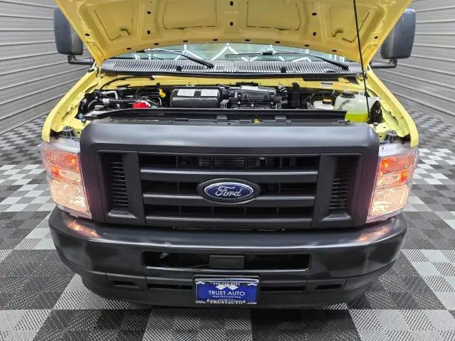 2022 Ford E-450 Cutaway Base