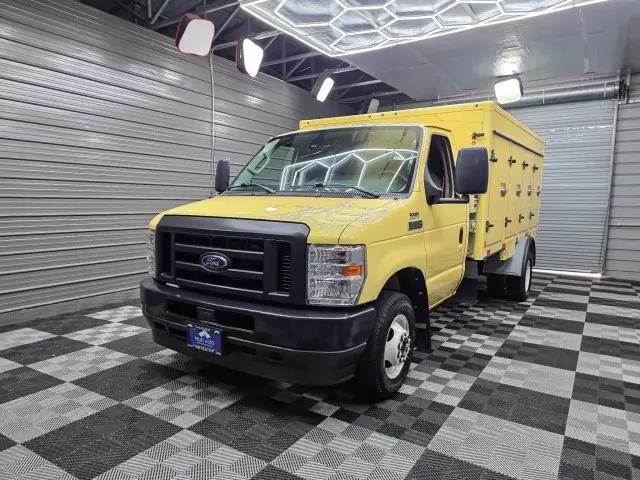 2022 Ford E-450 Cutaway Base