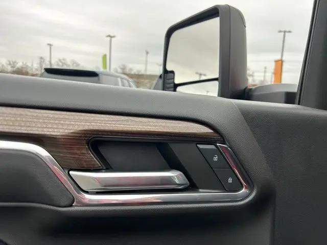 2024 Chevrolet Silverado 2500HD 4WD Crew Cab Standard Bed LT
