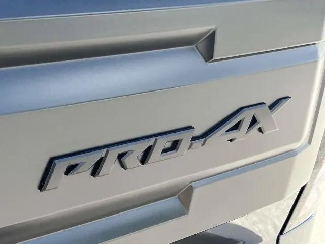2026 Nissan Frontier Crew Cab Long Bed PRO-4X 4x4