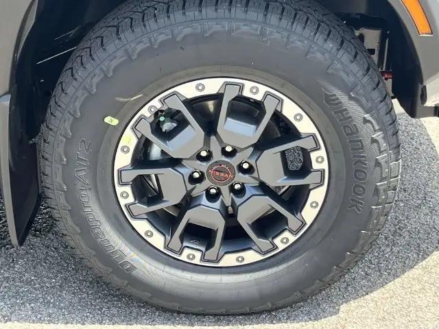 2026 Nissan Frontier Crew Cab Long Bed PRO-4X 4x4