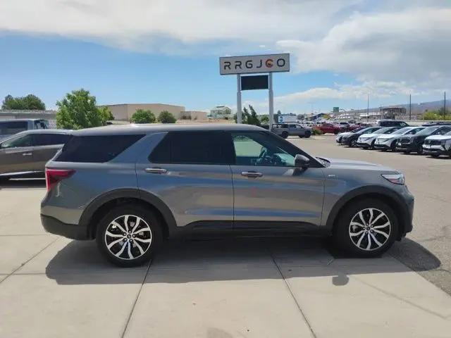 2022 Ford Explorer ST-Line