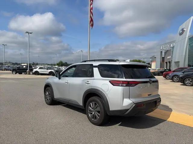 2025 Nissan Pathfinder SV FWD