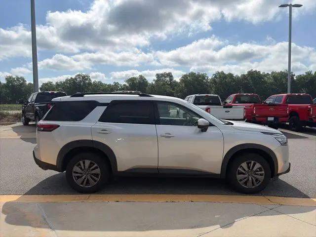 2025 Nissan Pathfinder SV FWD