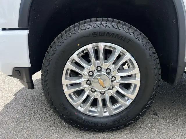 2022 Chevrolet Silverado 3500HD 4WD Crew Cab Standard Bed High Country