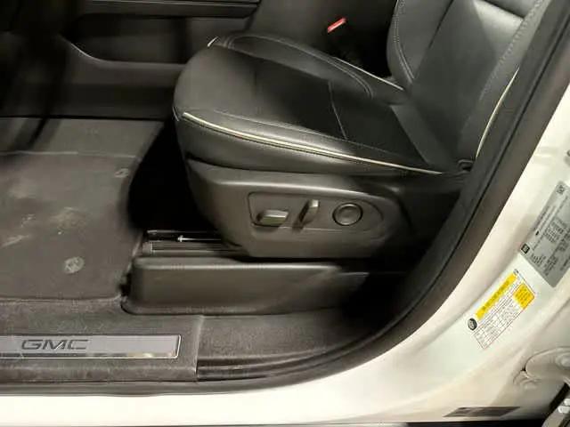 2024 GMC Yukon 4WD SLT