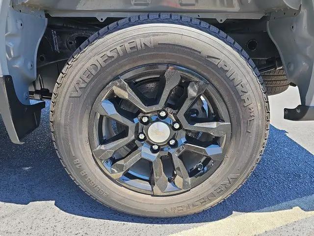 2024 Chevrolet Silverado 1500 4WD Crew Cab Short Bed LT with 2FL