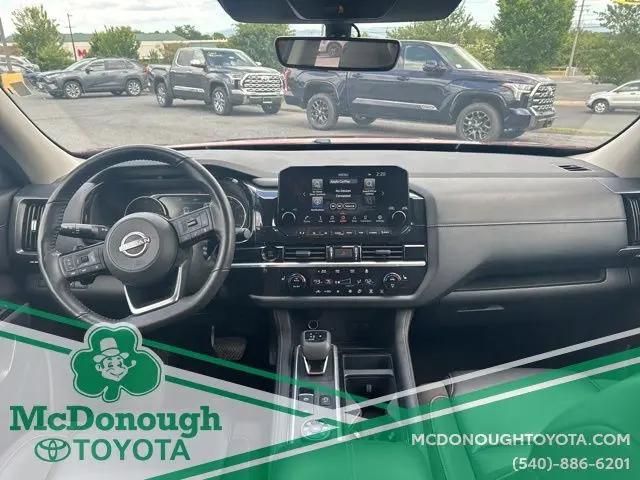 2025 Nissan Pathfinder SL 4WD