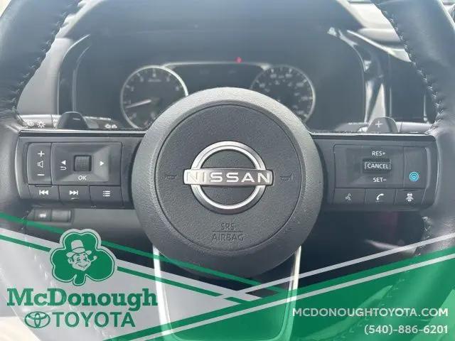 2025 Nissan Pathfinder SL 4WD