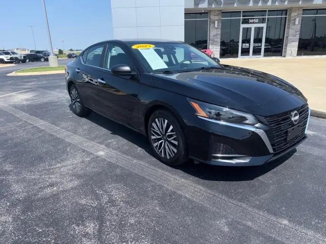2025 Nissan Altima SV FWD