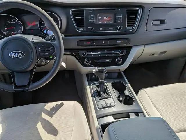 2015 Kia Sedona LX