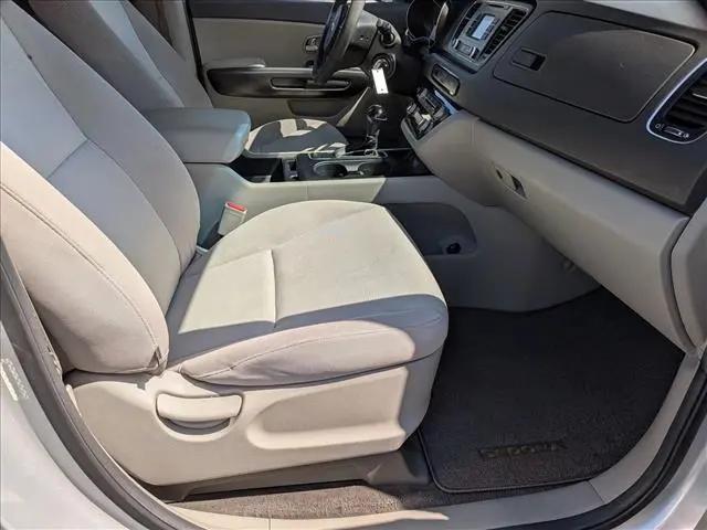 2015 Kia Sedona LX