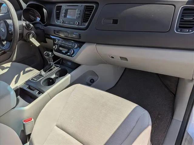 2015 Kia Sedona LX