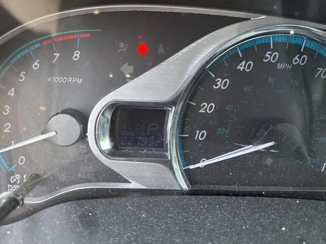 2013 Toyota Sienna XLE V6 8 Passenger