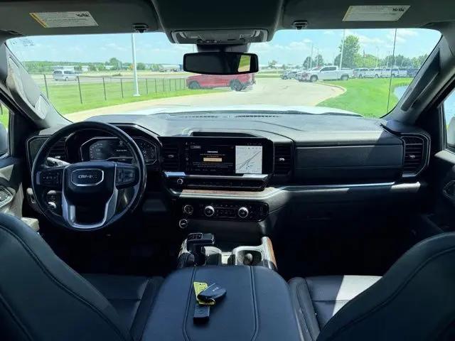 2023 GMC Sierra 1500 4WD Crew Cab Short Box SLT