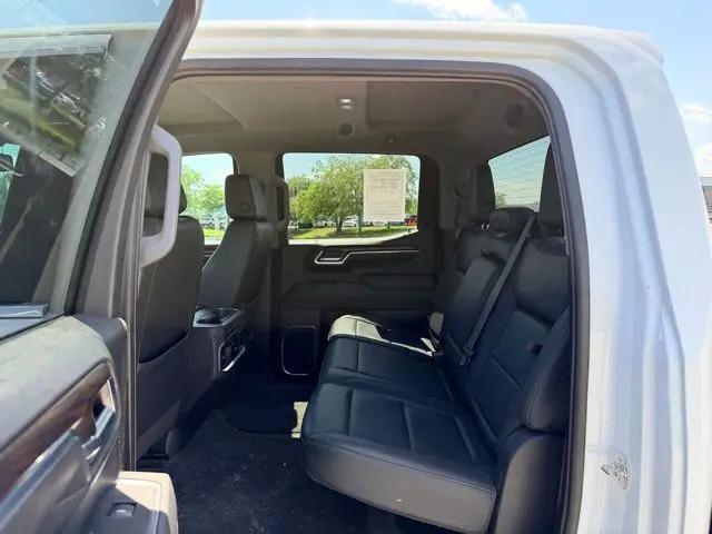 2023 GMC Sierra 1500 4WD Crew Cab Short Box SLT