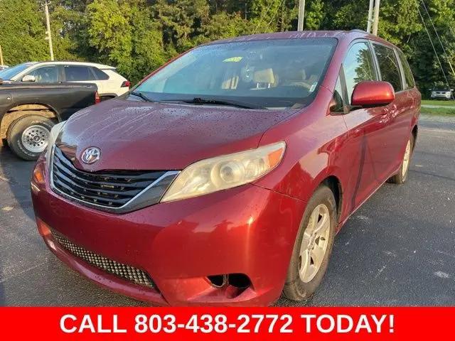 2014 Toyota Sienna LE V6 8 Passenger