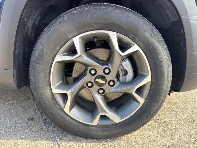 2024 Chevrolet Trax FWD LT