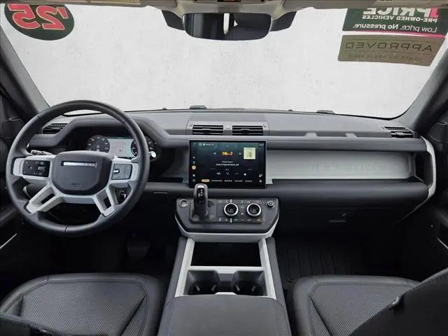2025 Land Rover Defender 110 P300