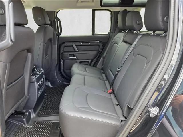 2025 Land Rover Defender 110 P300