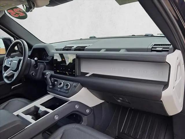 2025 Land Rover Defender 110 P300