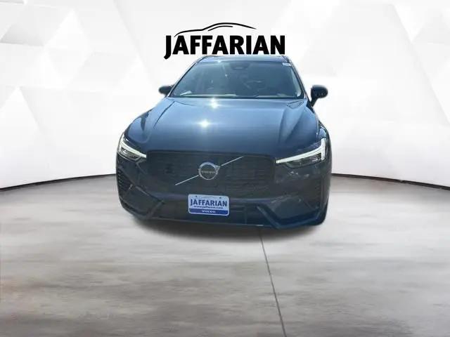 2024 Volvo XC60 Recharge T8 Plus Dark Theme
