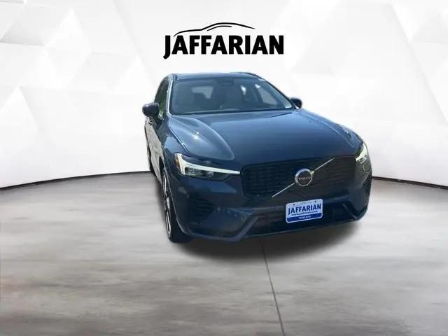 2024 Volvo XC60 Recharge T8 Plus Dark Theme