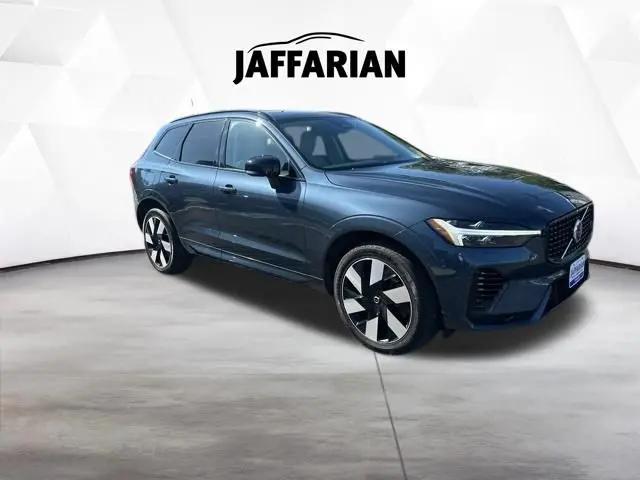 2024 Volvo XC60 Recharge T8 Plus Dark Theme