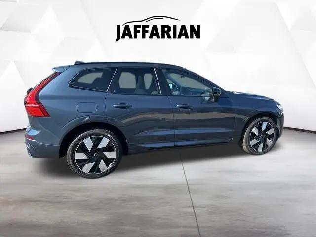 2024 Volvo XC60 Recharge T8 Plus Dark Theme